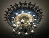 خرید قیمت قیمت گل سقفی دور لوستری زیر لوستری دایره هالوژن دار پی وی سی قابل شستشو سپاهان سقف سبک طلایی مشکی