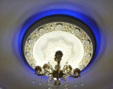 قیمت قیمت گل سقفی دور لوستری زیر لوستری دایره هالوژن دار پی وی سی قابل شستشو سپاهان سقف سبک سفید طلایی برای پذیرایی