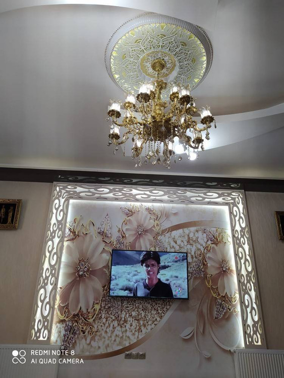 قیمت گل سقفی دور لوستری زیر لوستری دایره دایره ترنج 106 پی وی سی قابل شستشو سپاهان سقف سبک طلایی دکوراتیو