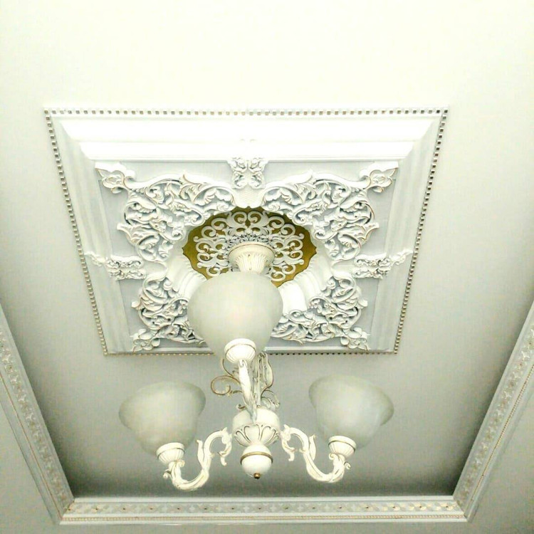 گل سقفی زیر لوستری تزیین سقف مربع 60 سانتی تارا پی وی سی ضدآب دکوراتیو