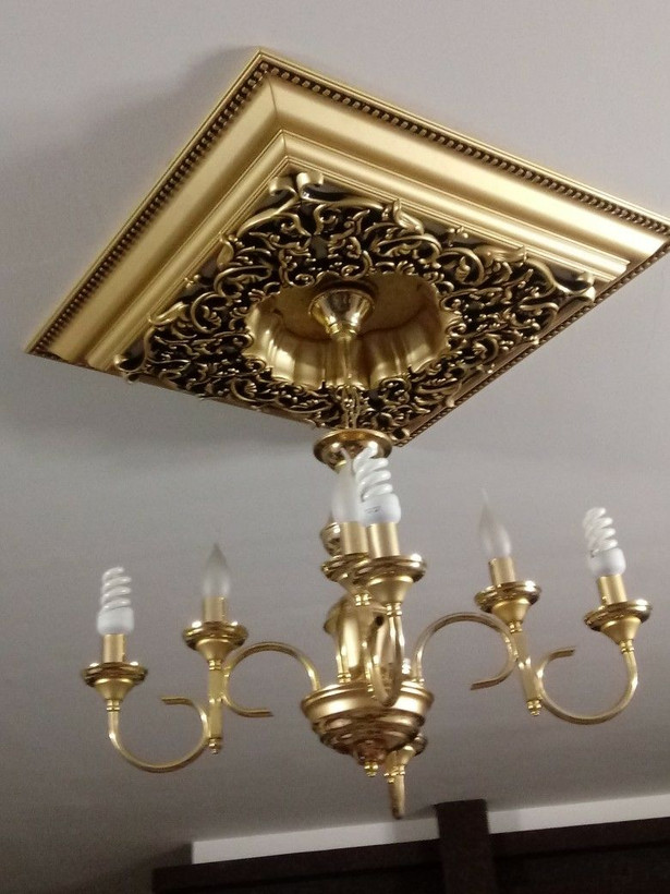 گل سقفی دور لوستری زیر لوستری پی وی سی مربع 60 * 60 سانتی سپاهان سقف مدل تارا کد (374)