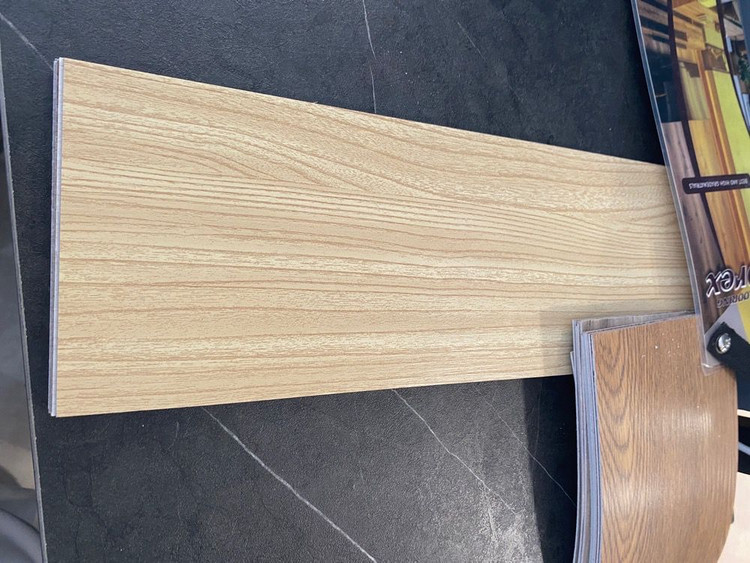 کفپوش پارکت pvc پی وی سی دولایه 90 * 15 سانتی ضخامت 2 میلیمتراقتصادی سپاهان سقف