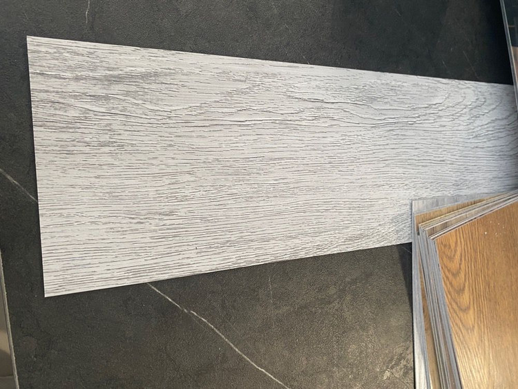 کفپوش پارکت pvc پی وی سی دولایه 90 * 15 سانتی ضخامت 2 میلیمتراقتصادی سپاهان سقف