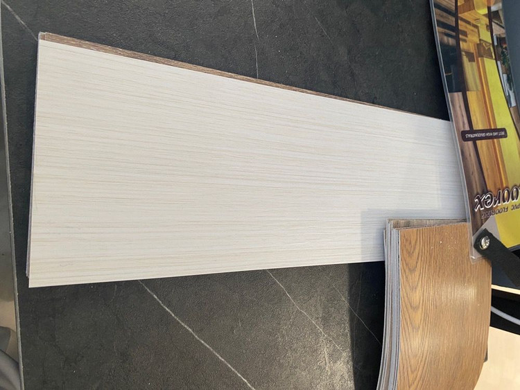 کفپوش پارکت pvc پی وی سی دولایه 90 * 15 سانتی ضخامت 2 میلیمتراقتصادی سپاهان سقف