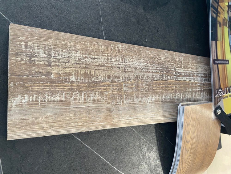 کفپوش پارکت pvc پی وی سی دولایه 90 * 15 سانتی ضخامت 2 میلیمتراقتصادی سپاهان سقف