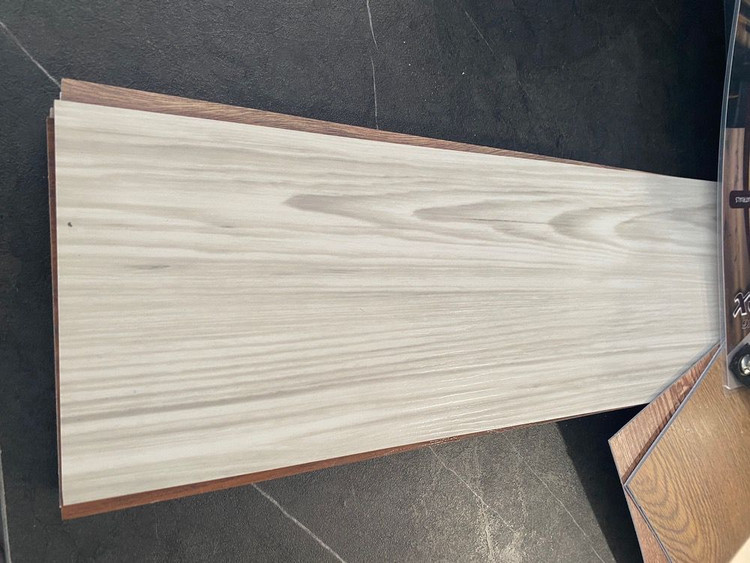 کفپوش پارکت pvc پی وی سی دولایه 90 * 15 سانتی ضخامت 2 میلیمتراقتصادی سپاهان سقف