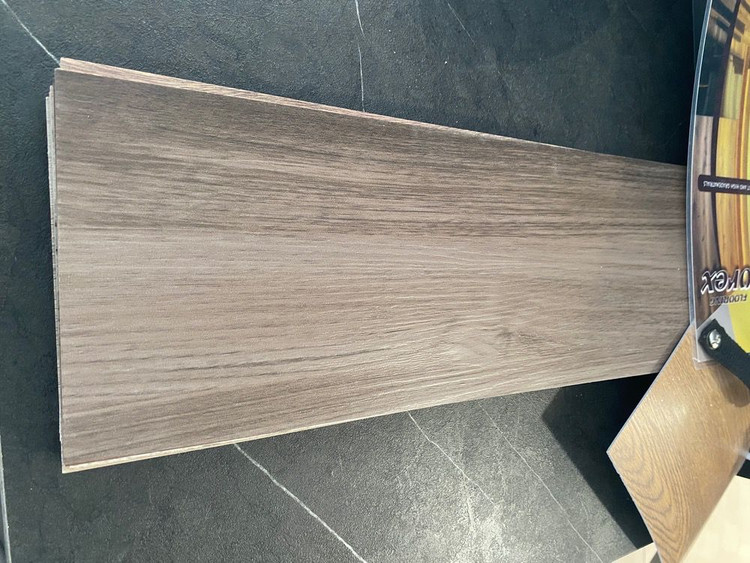 کفپوش پارکت pvc پی وی سی دولایه 90 * 15 سانتی ضخامت 2 میلیمتراقتصادی سپاهان سقف
